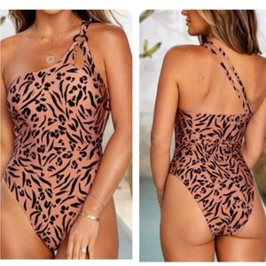 Cupshe One-Shoulder Animal Print One Piece NWT
